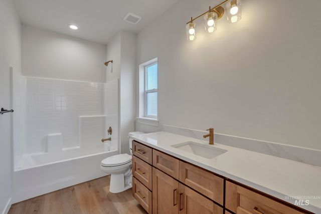 910 23rd Ave E, Jerome, ID 83338