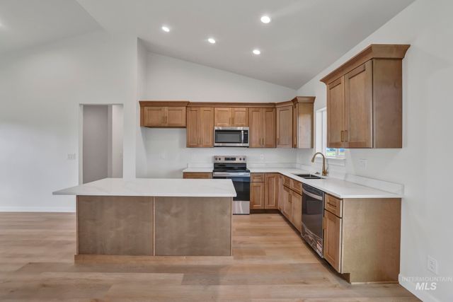 910 23rd Ave E, Jerome, ID 83338