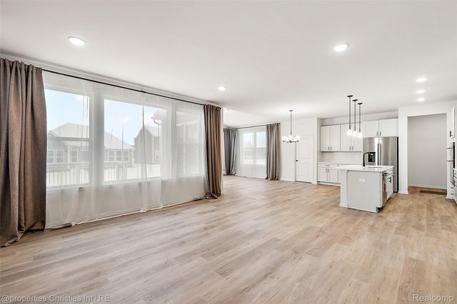 2436 Parkshore Drive, Commerce Charter Township, MI 48382