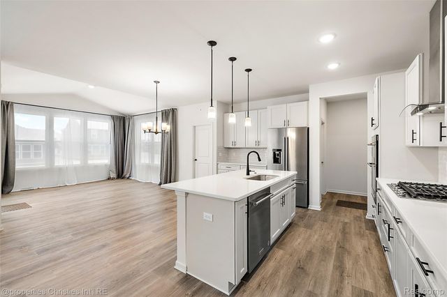 2436 Parkshore Drive, Commerce Charter Township, MI 48382