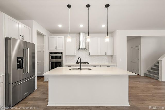 2436 Parkshore Drive, Commerce Charter Township, MI 48382