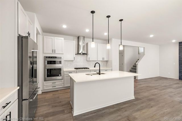 2436 Parkshore Drive, Commerce Charter Township, MI 48382