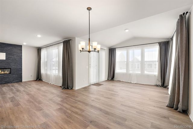 2436 Parkshore Drive, Commerce Charter Township, MI 48382