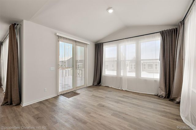 2436 Parkshore Drive, Commerce Charter Township, MI 48382