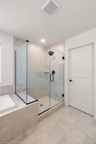 2436 Parkshore Drive, Commerce Charter Township, MI 48382