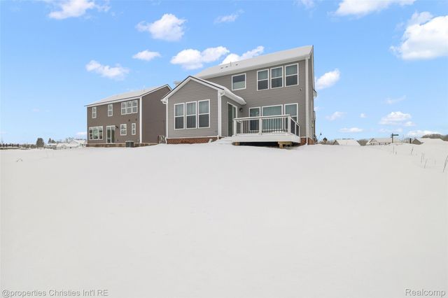 2436 Parkshore Drive, Commerce Charter Township, MI 48382