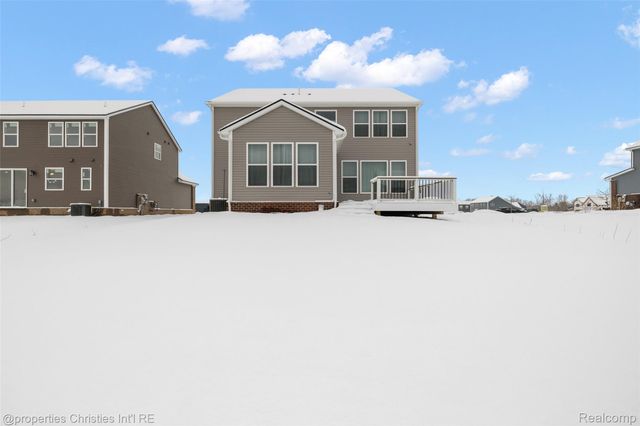 2436 Parkshore Drive, Commerce Charter Township, MI 48382