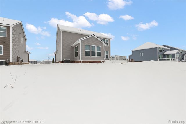 2436 Parkshore Drive, Commerce Charter Township, MI 48382