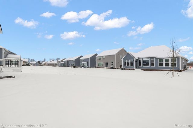 2436 Parkshore Drive, Commerce Charter Township, MI 48382