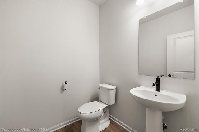 2436 Parkshore Drive, Commerce Charter Township, MI 48382