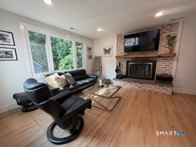 102 Old Barn Road West, Stamford, CT 06905