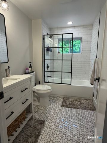 102 Old Barn Road West, Stamford, CT 06905