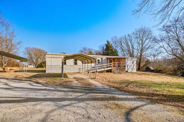 27876 Maple Street, Seligman, MO 65745