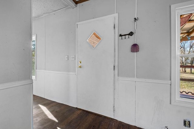 27876 Maple Street, Seligman, MO 65745