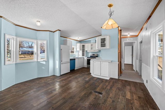 27876 Maple Street, Seligman, MO 65745