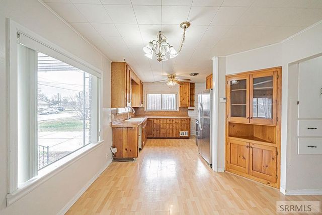 328 N Park Avenue, Shelley, ID 83274