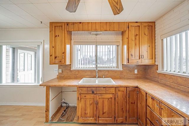 328 N Park Avenue, Shelley, ID 83274