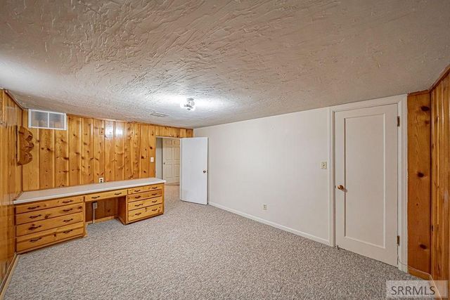 328 N Park Avenue, Shelley, ID 83274