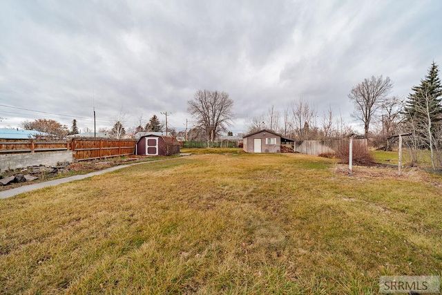 328 N Park Avenue, Shelley, ID 83274