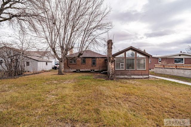 328 N Park Avenue, Shelley, ID 83274