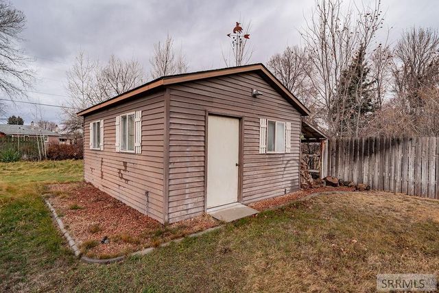 328 N Park Avenue, Shelley, ID 83274