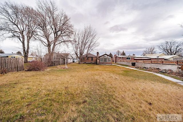 328 N Park Avenue, Shelley, ID 83274