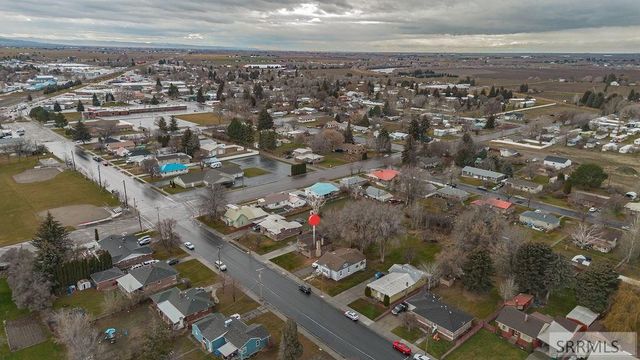 328 N Park Avenue, Shelley, ID 83274