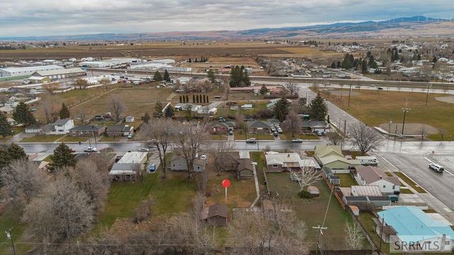 328 N Park Avenue, Shelley, ID 83274