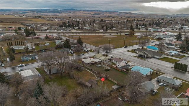 328 N Park Avenue, Shelley, ID 83274