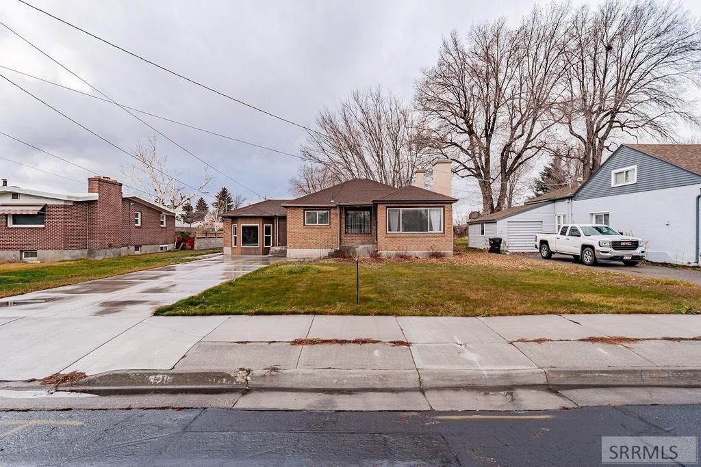 328 N Park Avenue, Shelley, ID 83274
