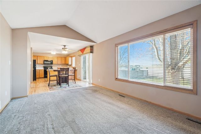 3600 Falcon View Road SW, Cedar Rapids, IA 52404