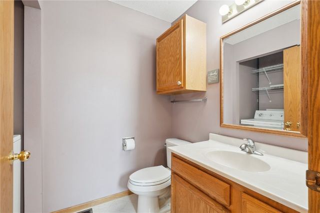 3600 Falcon View Road SW, Cedar Rapids, IA 52404