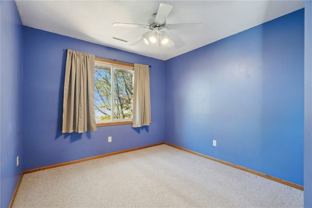 3600 Falcon View Road SW, Cedar Rapids, IA 52404