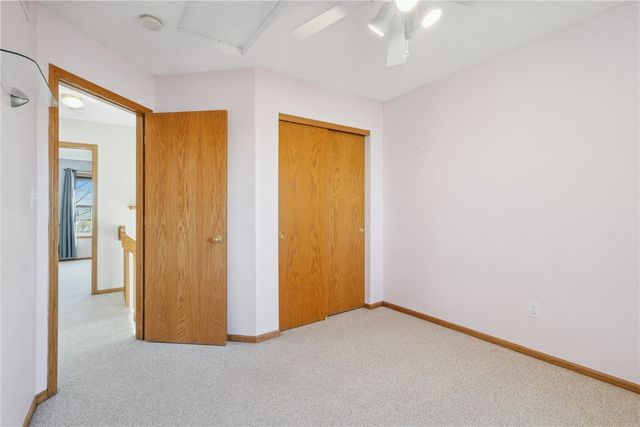 3600 Falcon View Road SW, Cedar Rapids, IA 52404