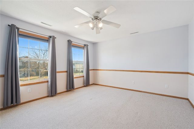 3600 Falcon View Road SW, Cedar Rapids, IA 52404