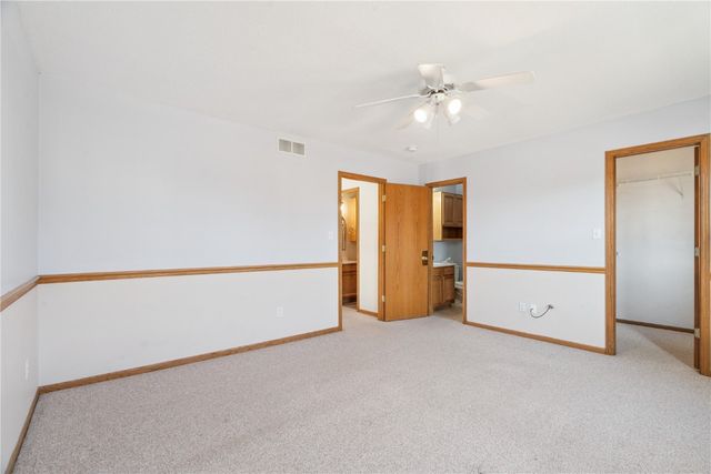 3600 Falcon View Road SW, Cedar Rapids, IA 52404