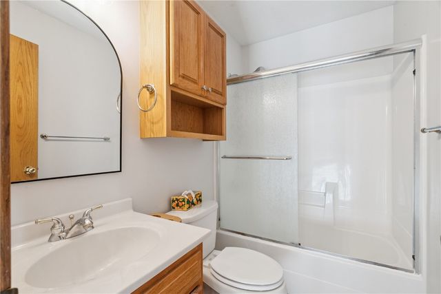 3600 Falcon View Road SW, Cedar Rapids, IA 52404