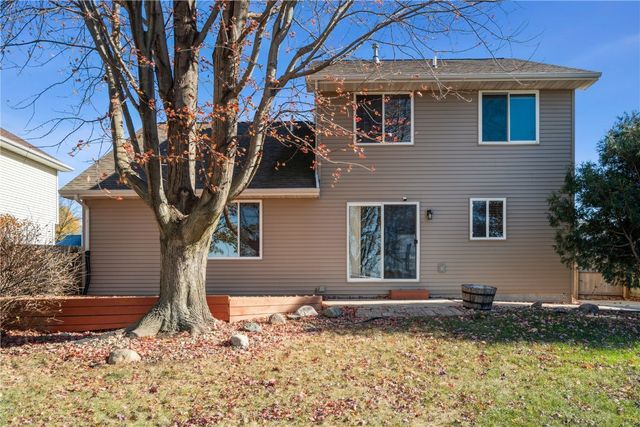 3600 Falcon View Road SW, Cedar Rapids, IA 52404