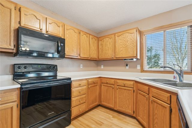 3600 Falcon View Road SW, Cedar Rapids, IA 52404