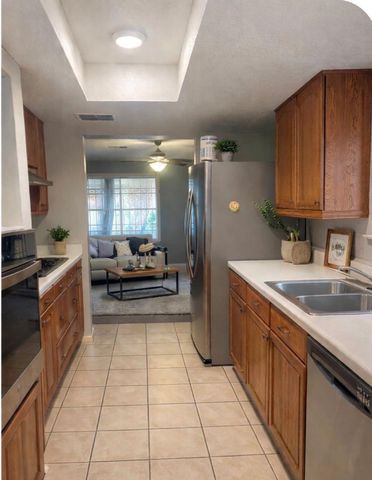 1202 Twining Oaks Lane, Missouri City, TX 77489