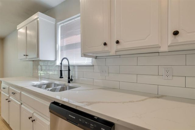 605 Cinnamon Drive, Edmond, OK 73003