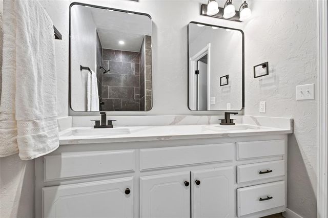605 Cinnamon Drive, Edmond, OK 73003