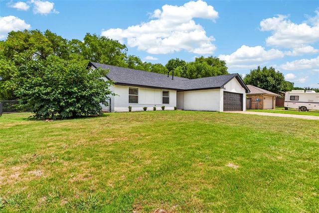 605 Cinnamon Drive, Edmond, OK 73003