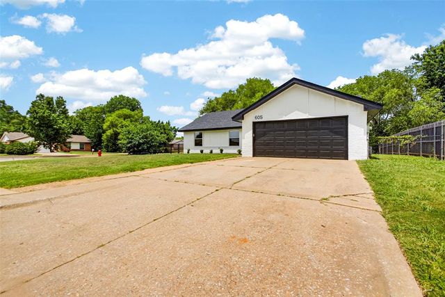 605 Cinnamon Drive, Edmond, OK 73003