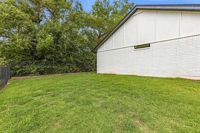 605 Cinnamon Drive, Edmond, OK 73003