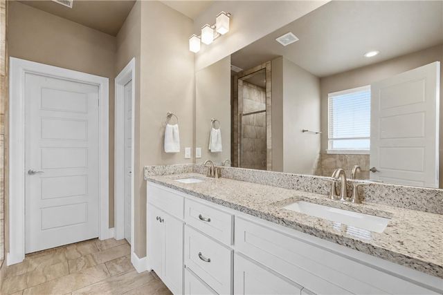 4200 SW Acres Avenue, Bentonville, AR 72713