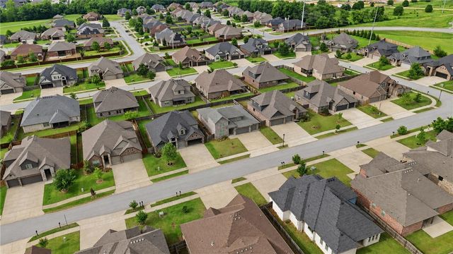 4200 SW Acres Avenue, Bentonville, AR 72713