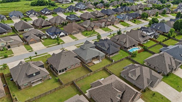 4200 SW Acres Avenue, Bentonville, AR 72713