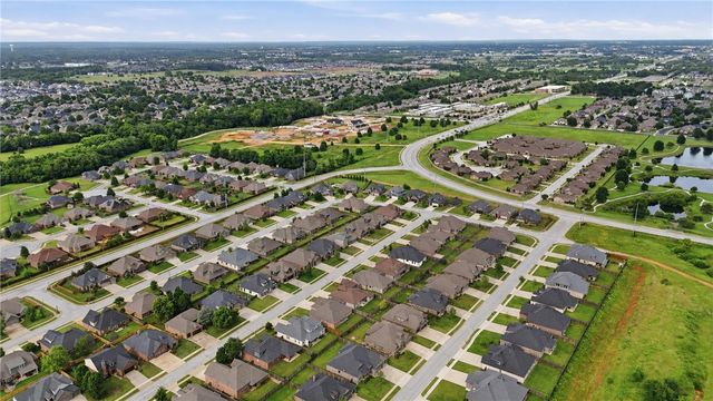 4200 SW Acres Avenue, Bentonville, AR 72713