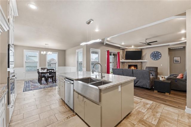 4200 SW Acres Avenue, Bentonville, AR 72713
